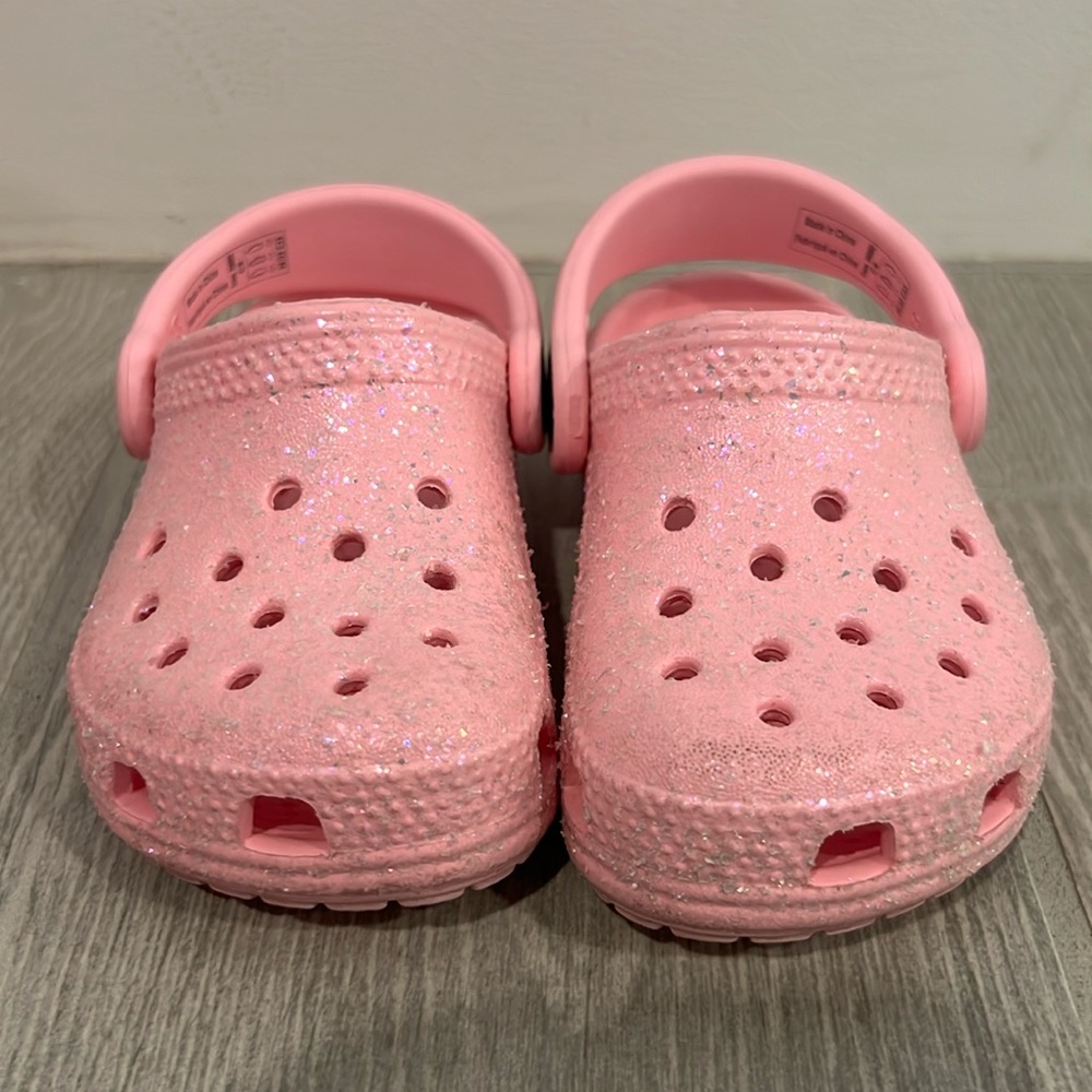 Toddler crocs size 6